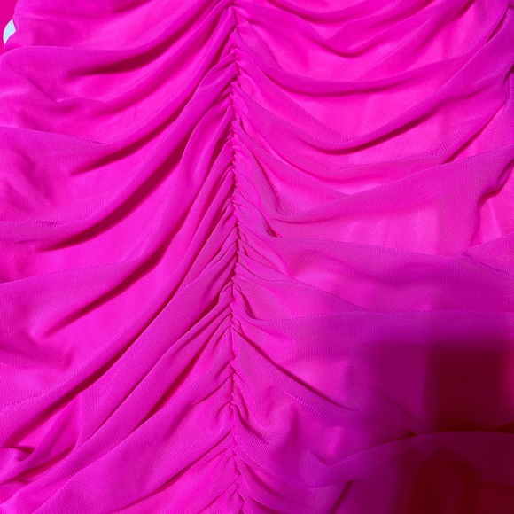 Elegant Pink One-Shoulder Dress - Picture 9 of 9